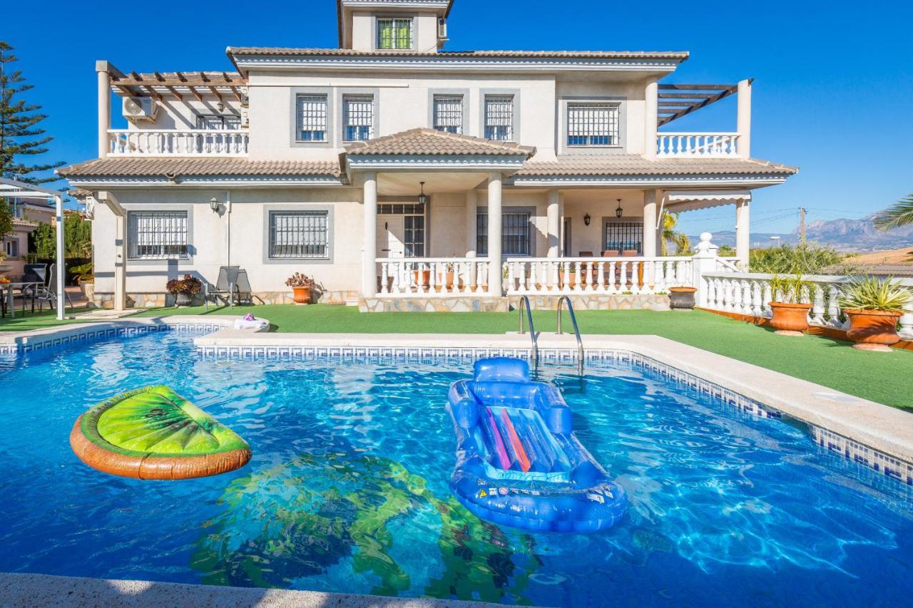 Fidalsa White House Premium Villa Tangel Luaran gambar