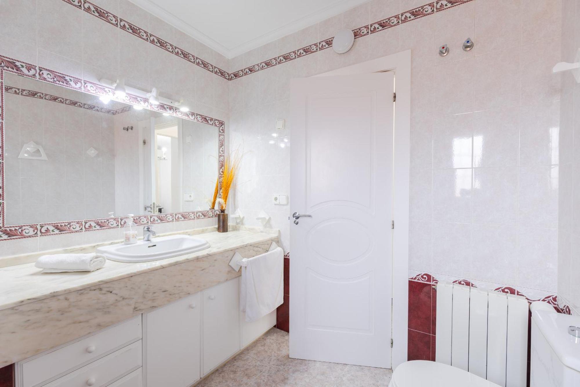 Fidalsa White House Premium Villa Tangel Luaran gambar